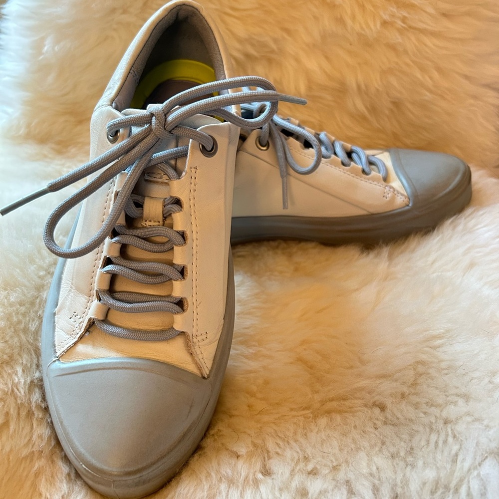 Ecco leather sneakers. Size 6. Like new.